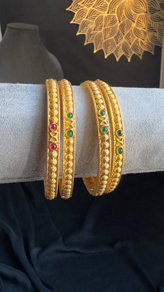 Set of 4 Dainty Simple Antique Gold South Indian Bangle - TRADITIONAL