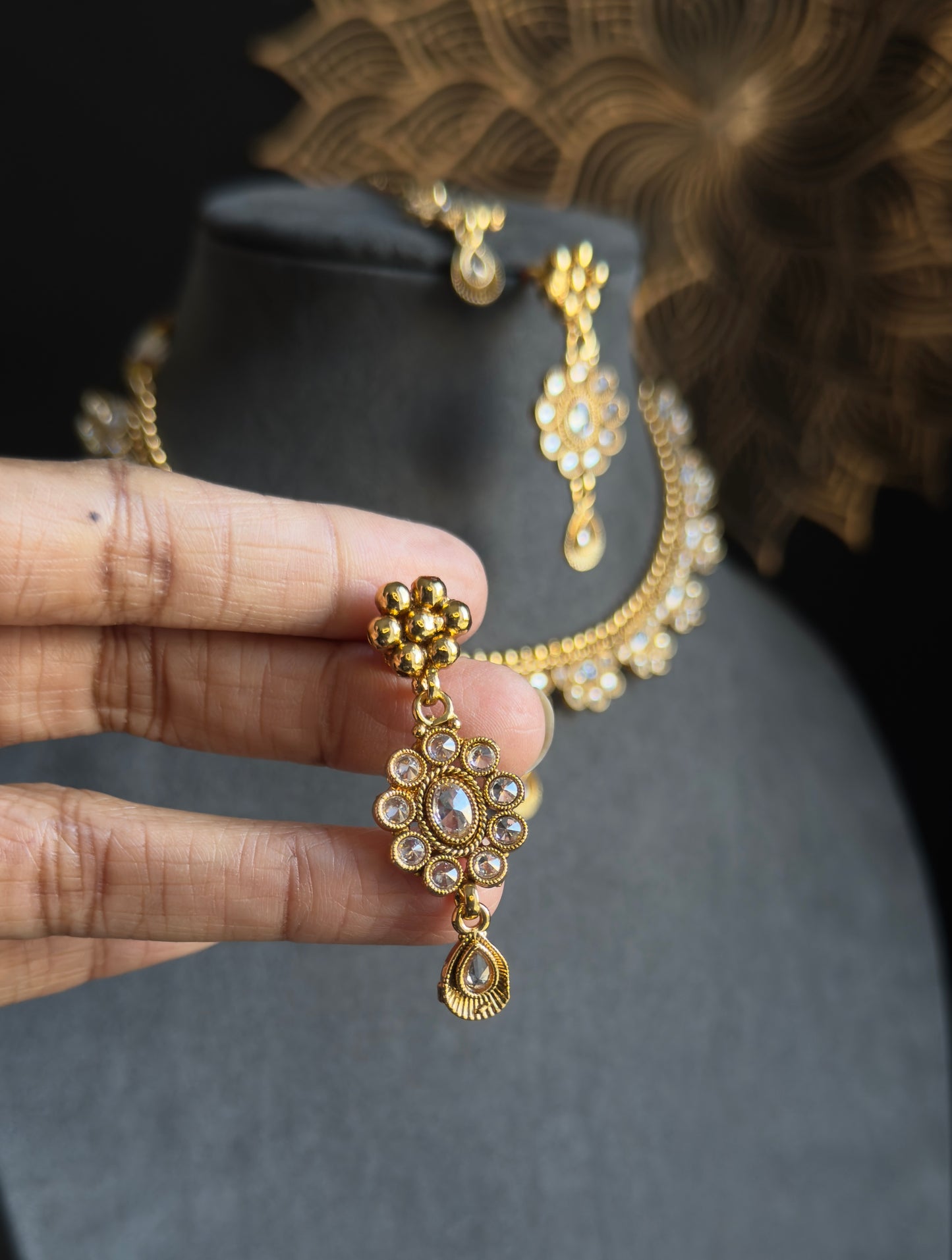 Dainty Kundan Reverse AD Choker Earrings Tikka - BOLLYWOOD