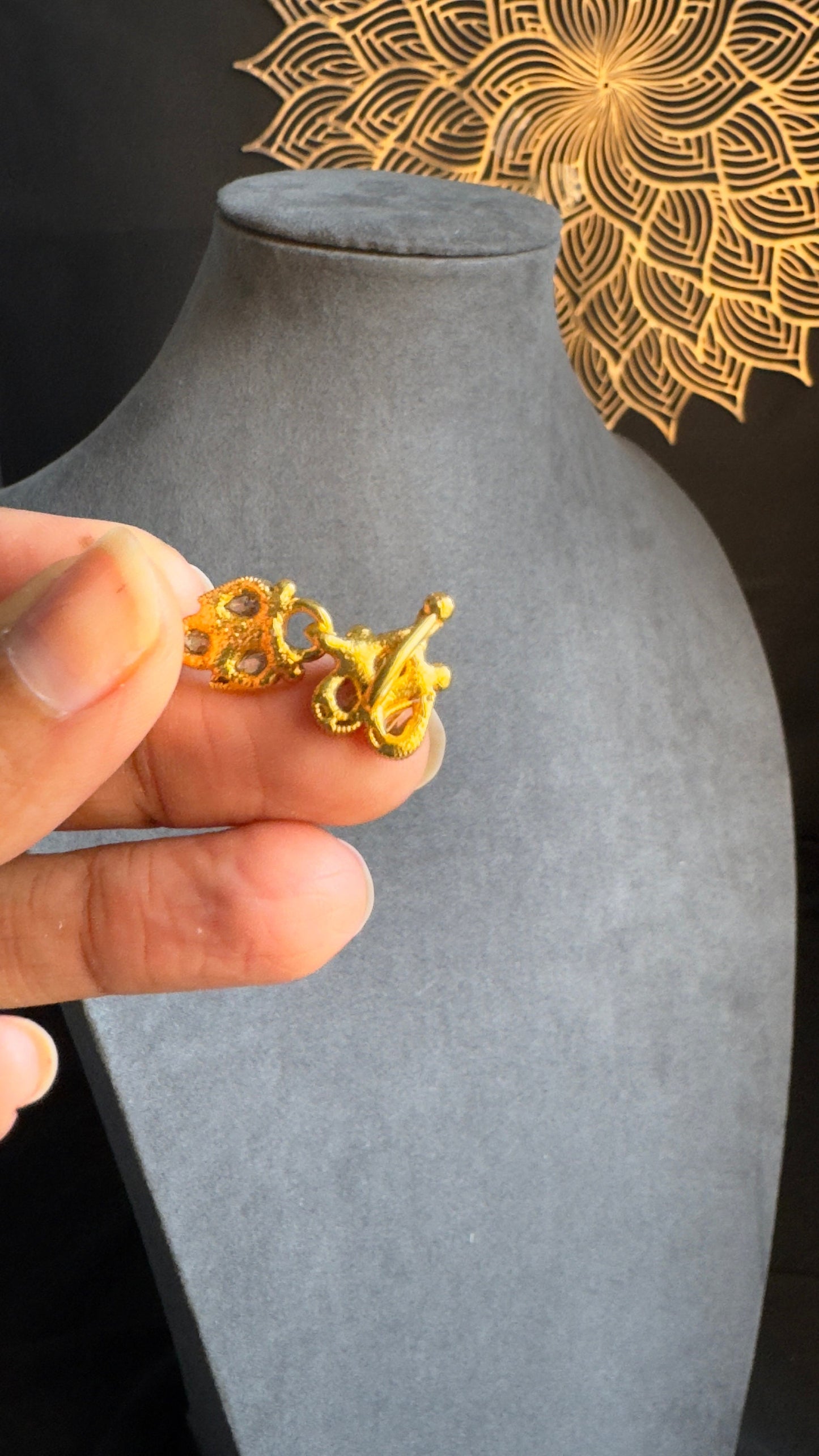 Dainty Reverse AD Kundan Nath - NOSE RING
