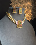 Geometric pendant Pearl Kemp Choker Set - TRADITIONAL