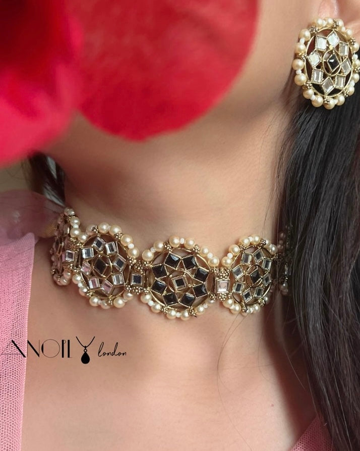 Trendy Mirror Kundan Choker Tikka Set - BOLLYWOOD