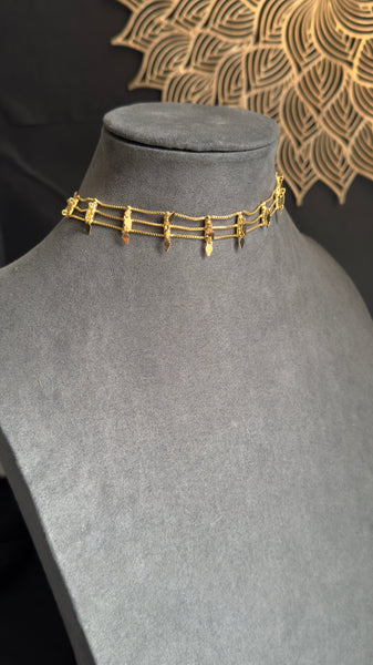 Dainty Line Traditional Ilakathali South Indian Gold Choker Necklace Set