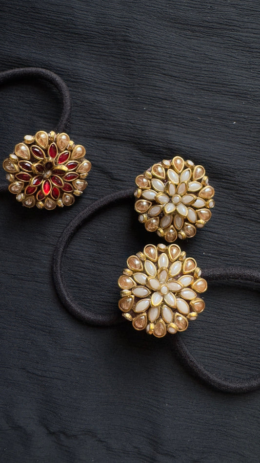 Kundan Flower Pendant Rubber Band  - ADDONS